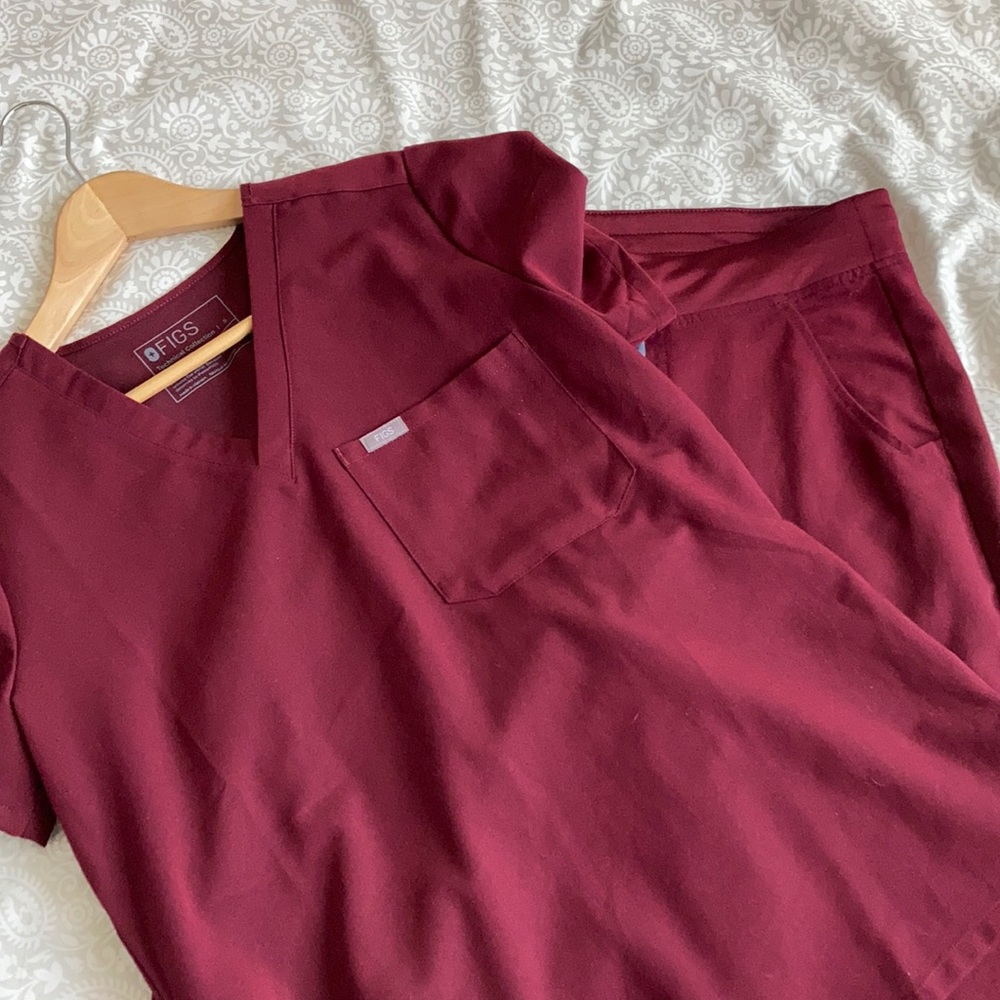 FIGS SCRUBS Burgandy